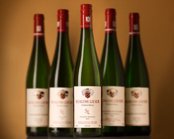 Flaschen-Foto für die Werbung von Weingut Schloss Lieser